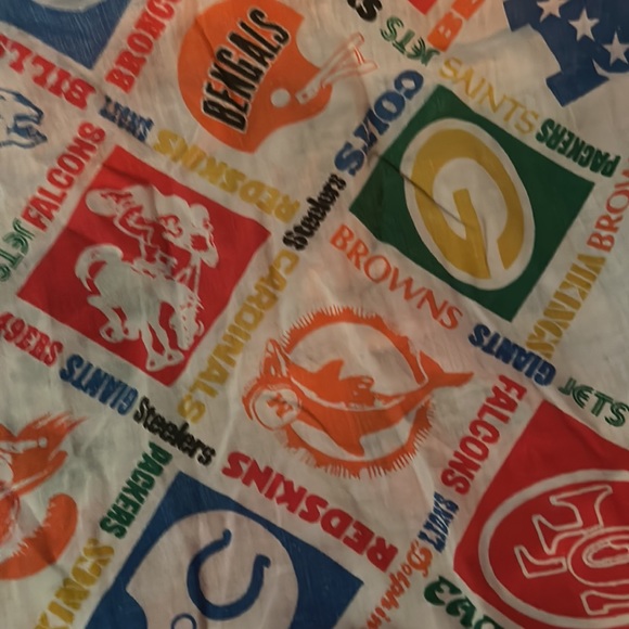 Vintage NFL Teams Twin Sheet - Picture 3 of 5